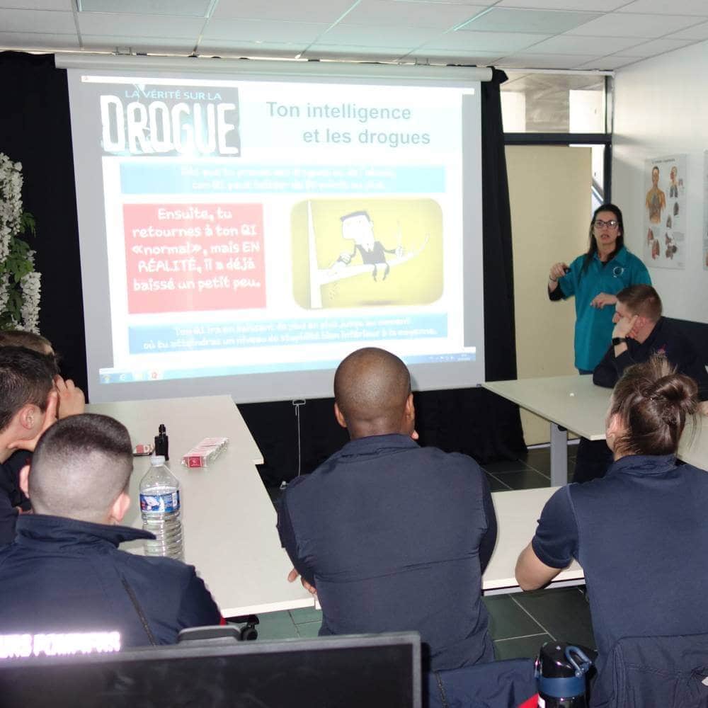 Conférence sur les drogues donnée à des pompiers
