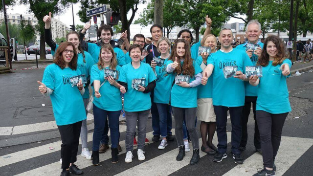 Photo de groupe de l'association Non à la drogue, Oui à la vie